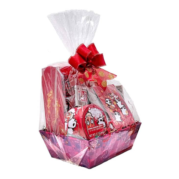 Product Image: Kee Wah Bakery Chinese New Year Gift Basket