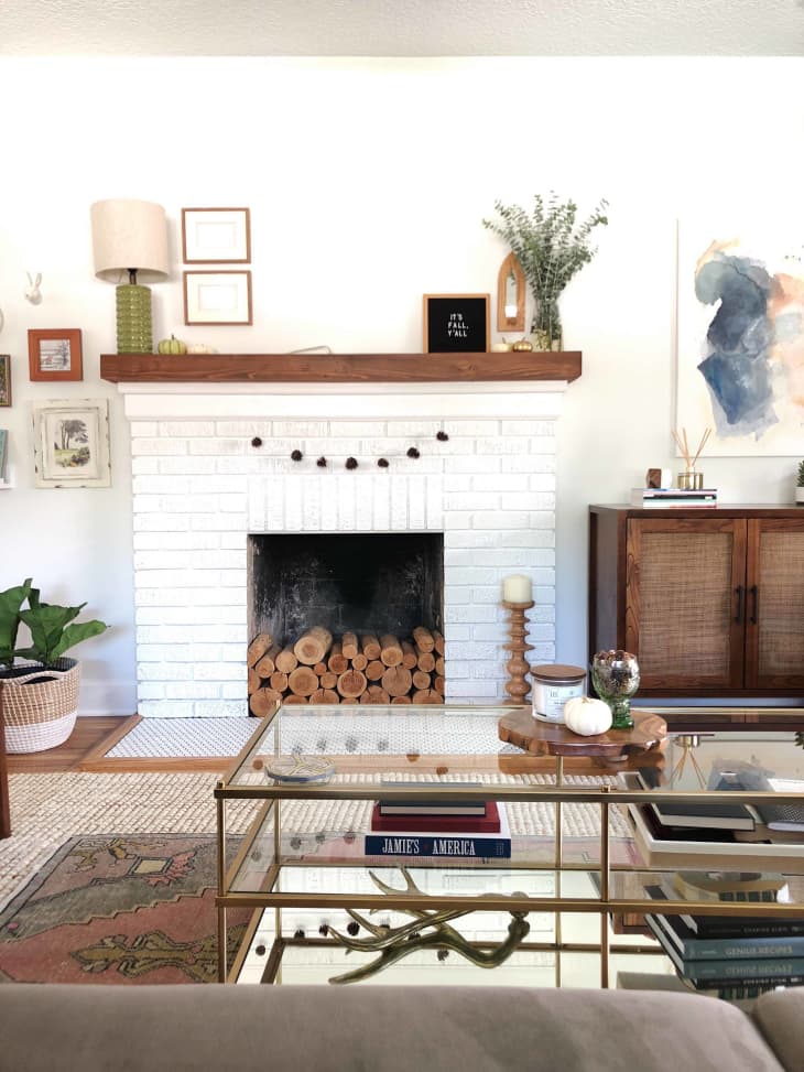 31 Mantel Decor Ideas That'Ll Make The Most Of Your Mantel Year-Round |  Apartment Therapy