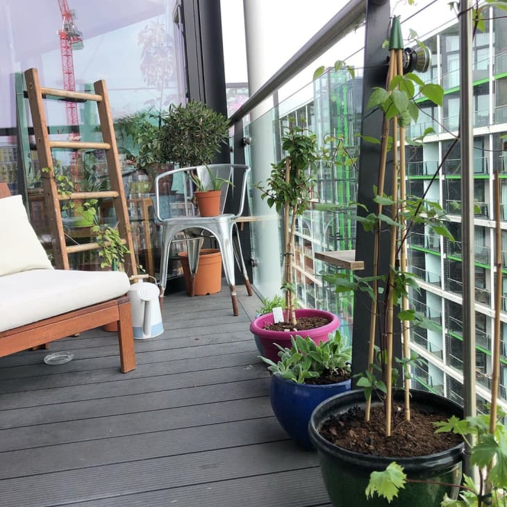 16 Apartment Patio Ideas How To Decorate An Apartment Patio Apartment Therapy