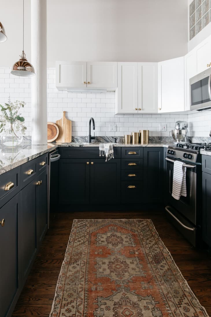 How to Choose Kitchen Rug Color: A Deep Dive into Black Kitchen