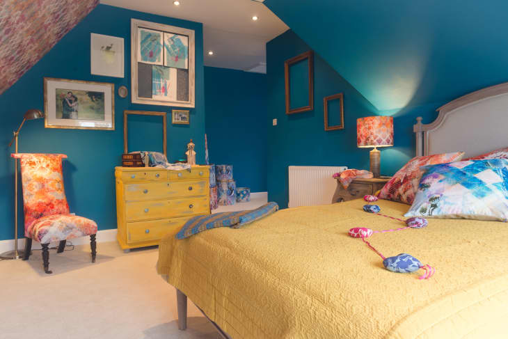 Bedroom Chair Ideas How To Use Accent Chairs In Your Bedroom Apartment Therapy