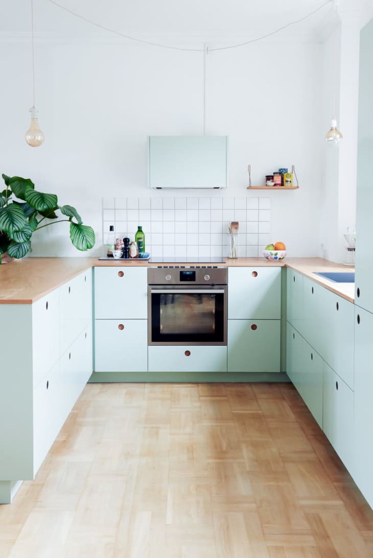 Featured image of post Pastel Colour Kitchen Ideas : Pastel color schemes can be used with a variety of decorating styles.