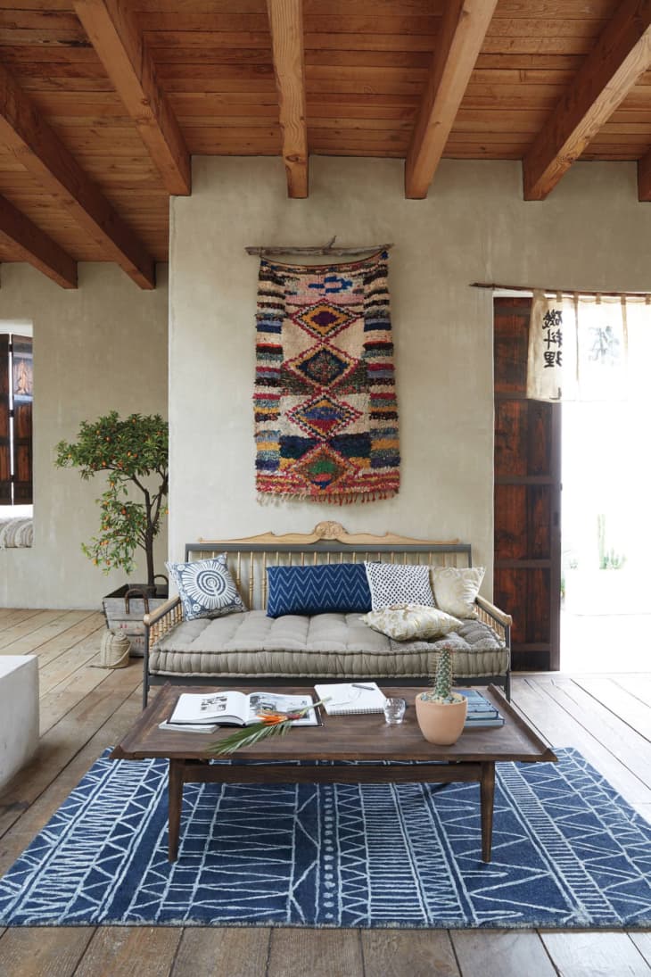 How to Hang a Rug on the Wall for a Major Design Statement