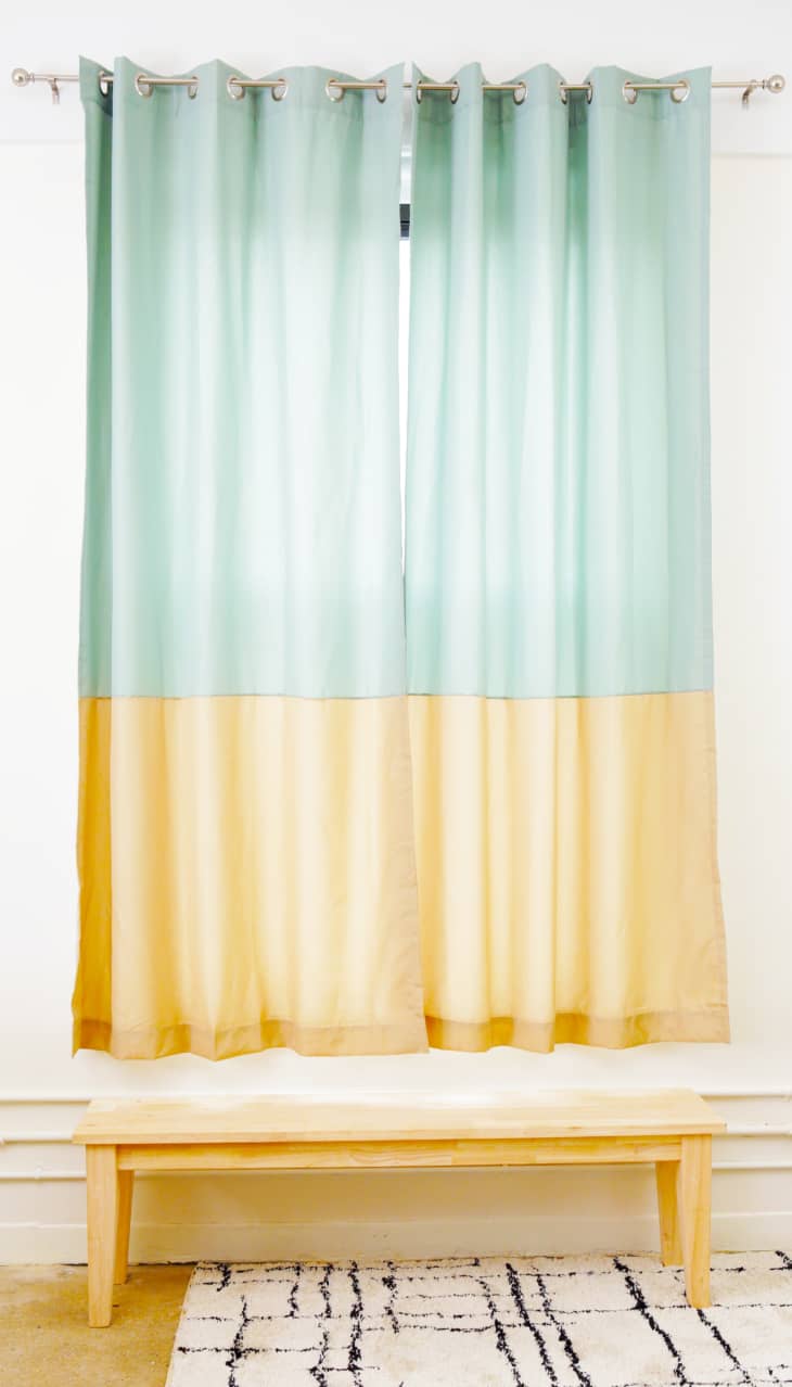 How To Hang Curtains Do S And Don Ts Apartment Therapy