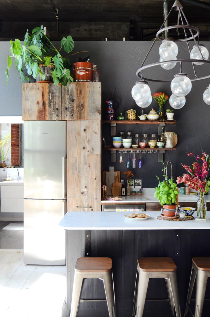 What to Do With Space Above Kitchen Cabinets - 10 Cabinet ...