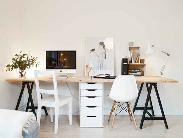 A table top design refresh adds new life to a kid desk in just 10 minutes!