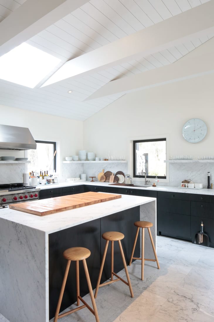 Slab Style Stone Backsplashes Are Replacing Subway Tile In Kitchens Apartment Therapy