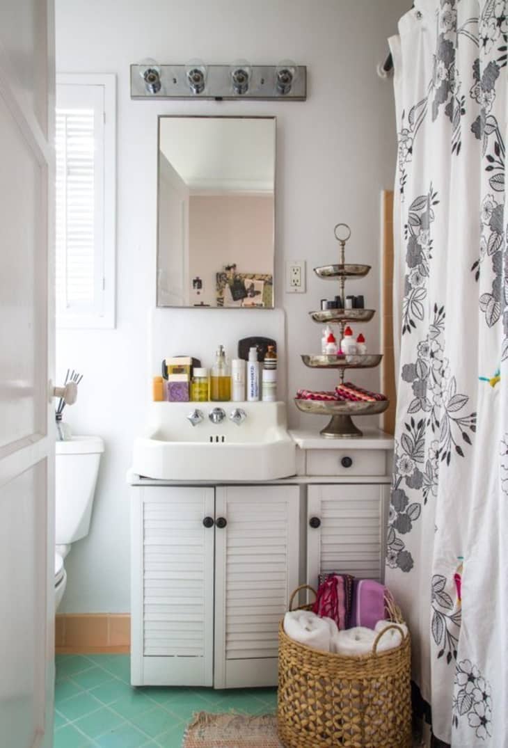 26 Easy Storage Ideas for Organizing Your Bathroom