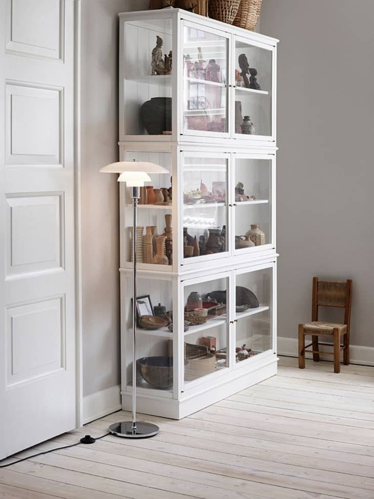 Curio Cabinet Comeback: Display Cases in Modern Rooms