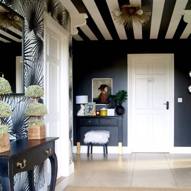 How To Decorate With Black And White Stripes • One Brick At A Time