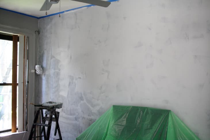 DIY Home Decor How To Paint a Faux Concrete Wall Finish