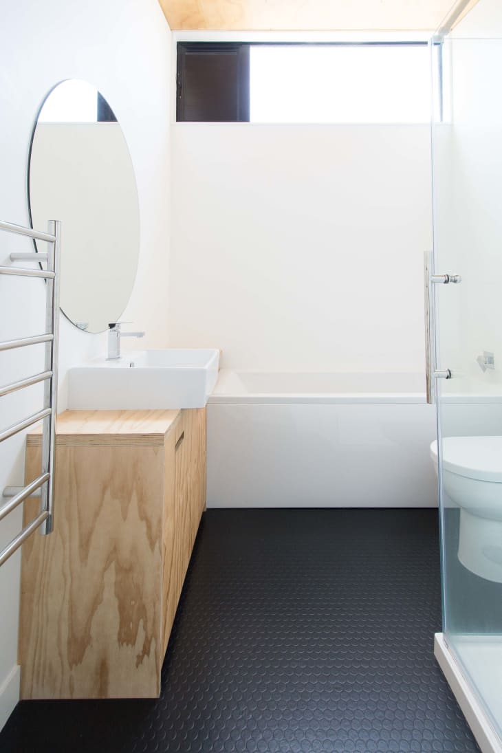 Why Rubber Floors Are Great For Kitchens And Bathrooms Apartment Therapy