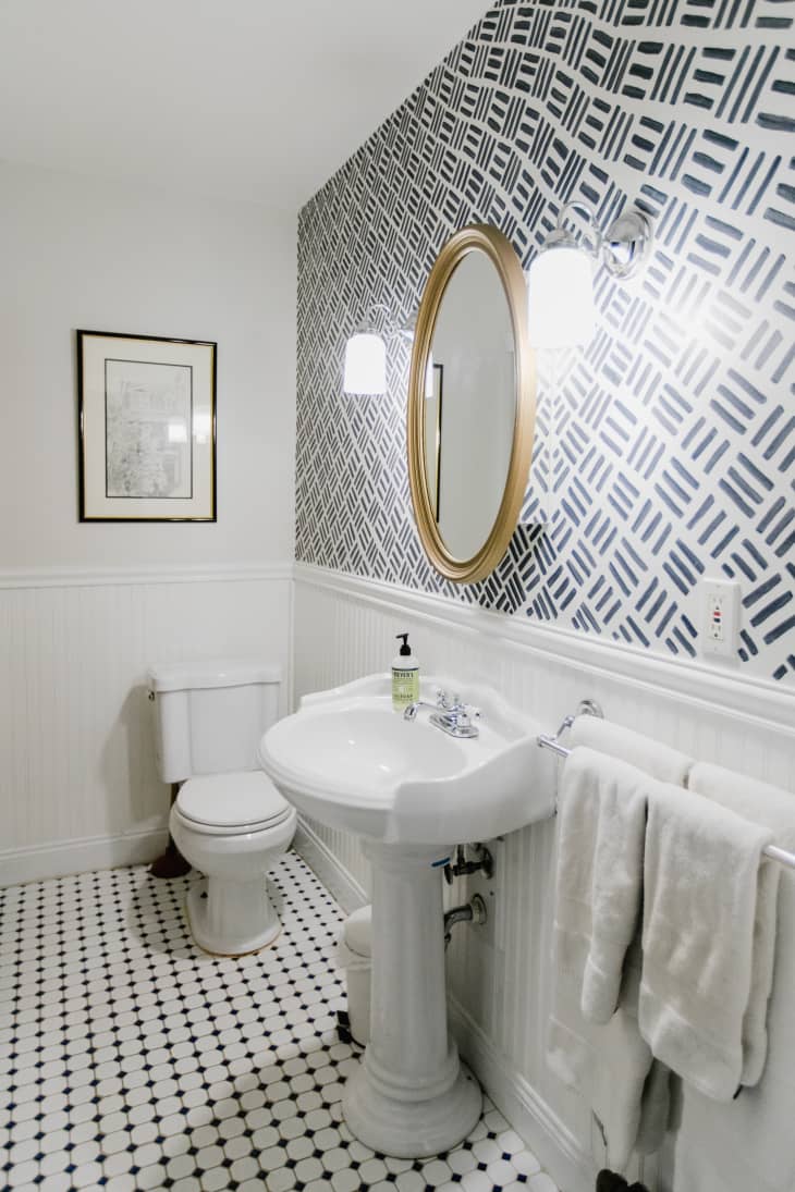 Bathroom Vanity Lighting Ideas And Design Tips Apartment Therapy