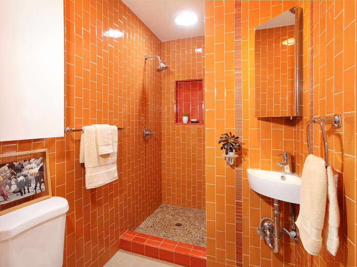 18 Vintage Bathroom Ideas With Retro Decor | Apartment Therapy