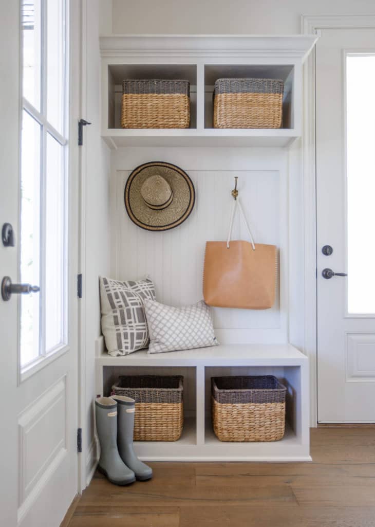 Featured image of post Entryway Storage Small Mudroom Ideas / 28 appealing small entryway decor ideas to welcome you home.