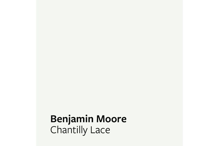 Color swatch of Benjamin Moore Chantilly Lace