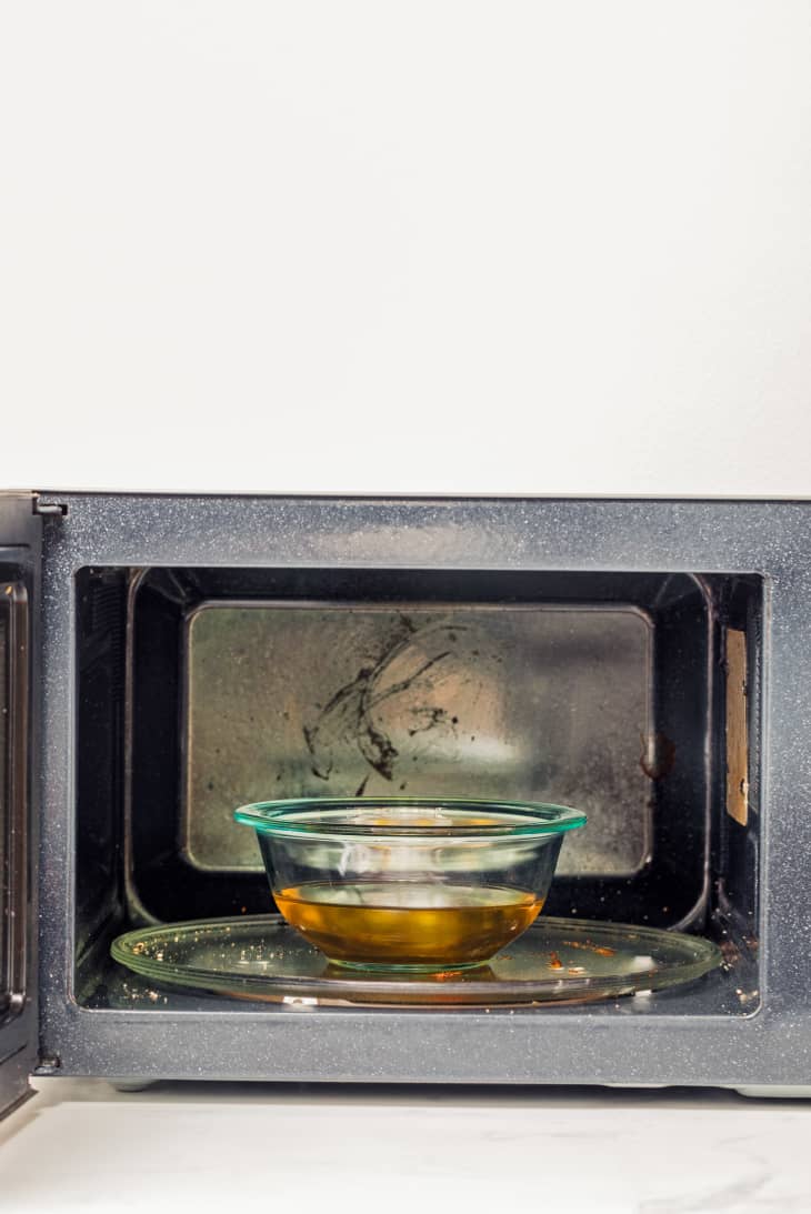 How to Get Rid of Burnt Smell Out of Microwave in a Few Minutes