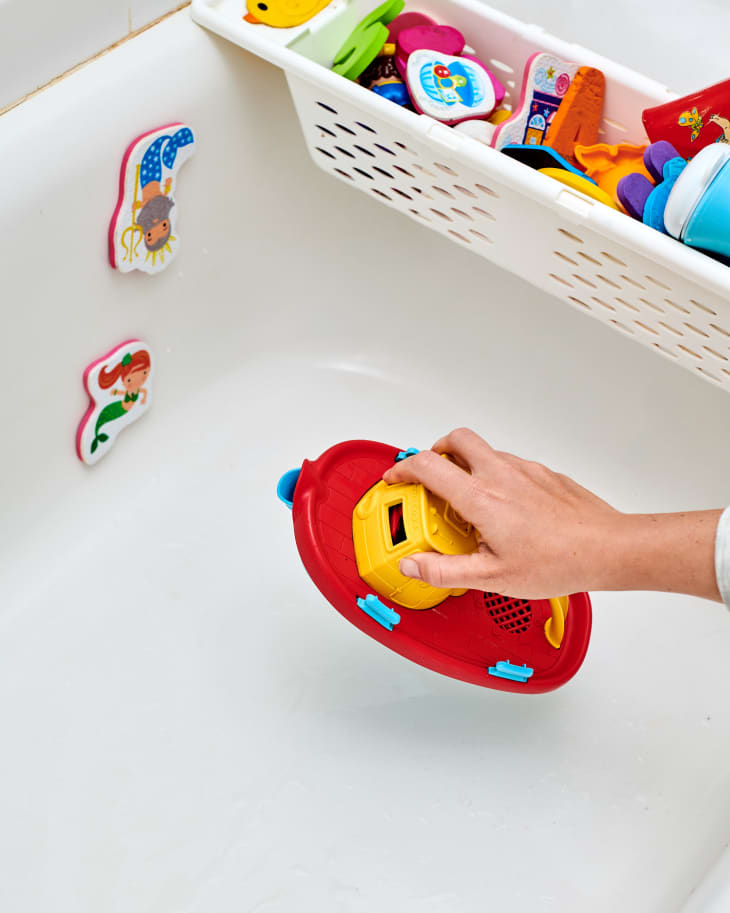How to Clean a Bathtub, Step by Step with Photos