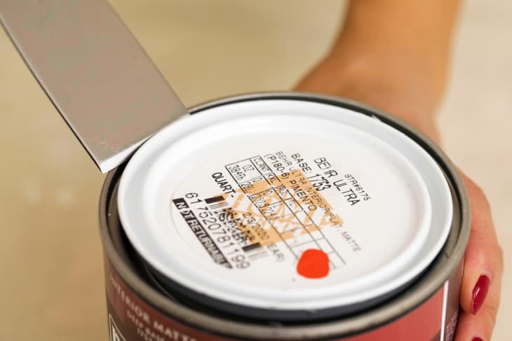 How to Open a Can Without a Can Opener (3 Ways)