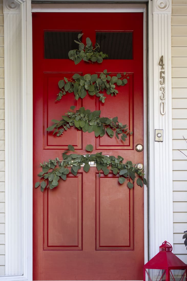 Diy Holiday Front Door Wreaths Apartment Therapy