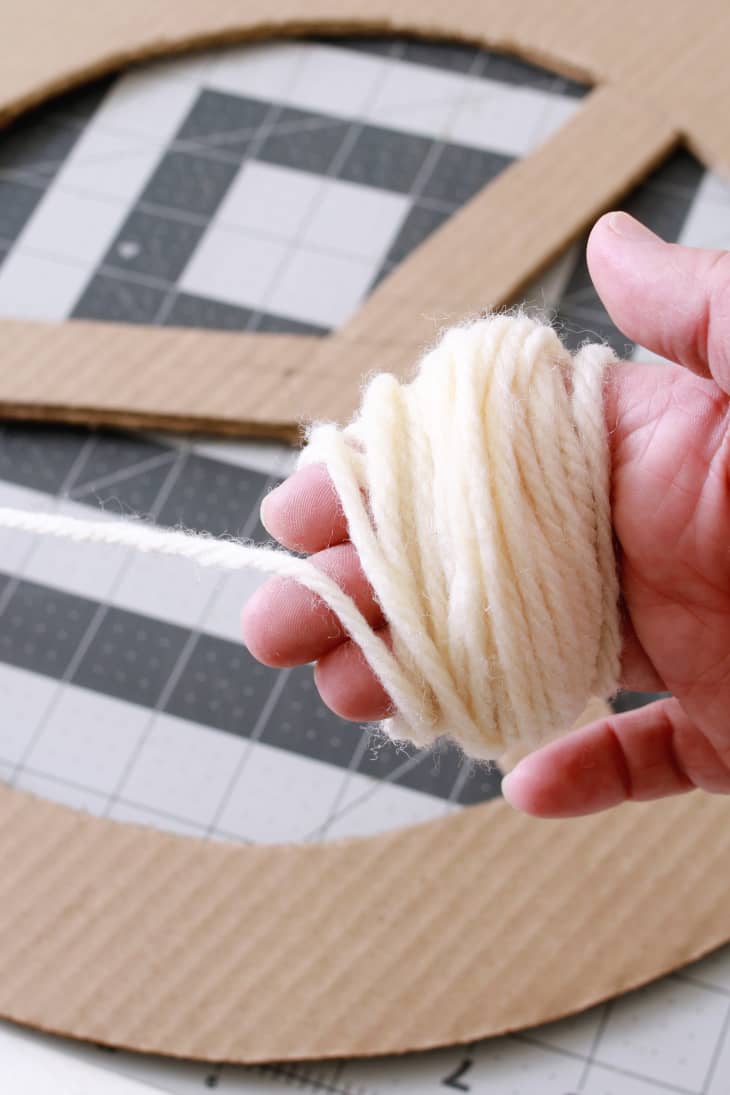 wrapping yarn around hand