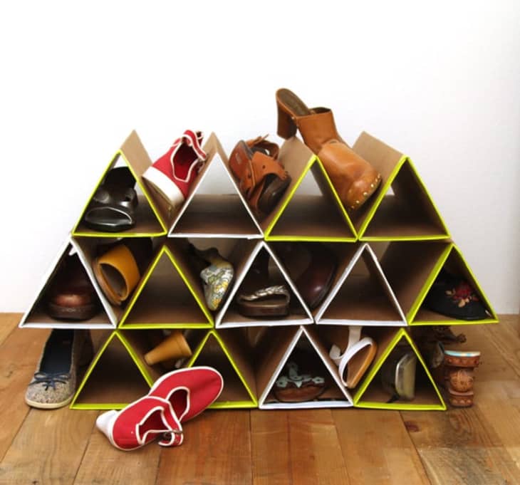Triangular shoe rack made from recycled cardboard