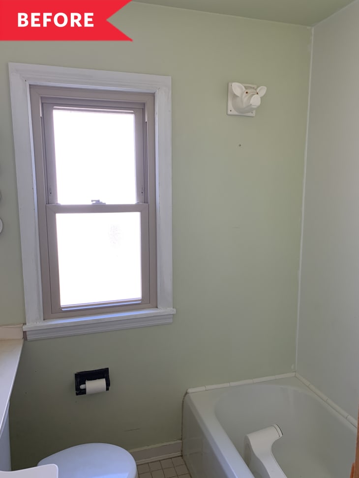 以前:淡绿色墙壁的浴室