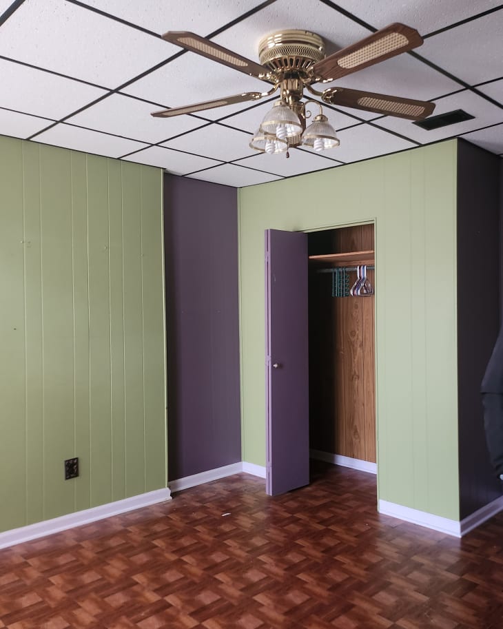 Living room before renovation.