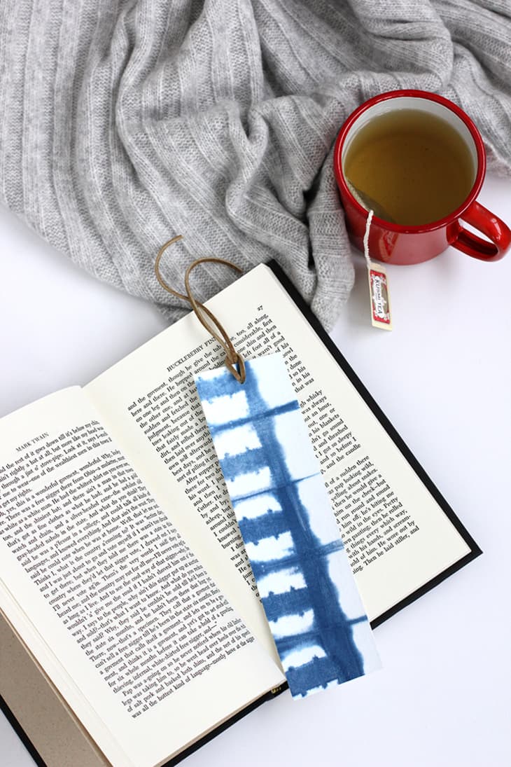 SET OF 4 BOOKMARKS BY BEST BRANDS SPACE THEME