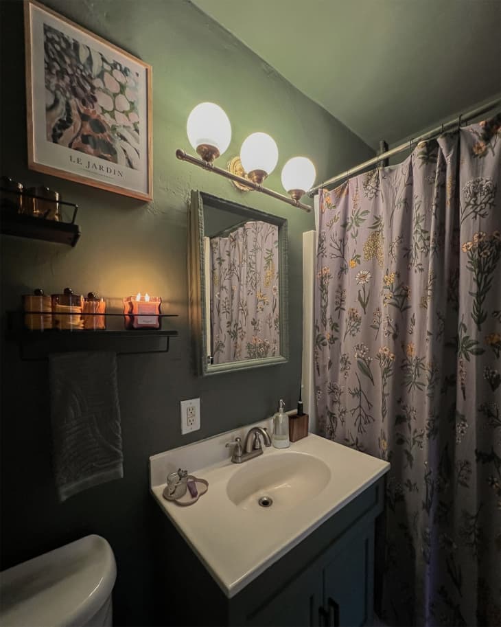 See This Renter-Friendly Vanity Light Upgrade (It’s Just $30 ...