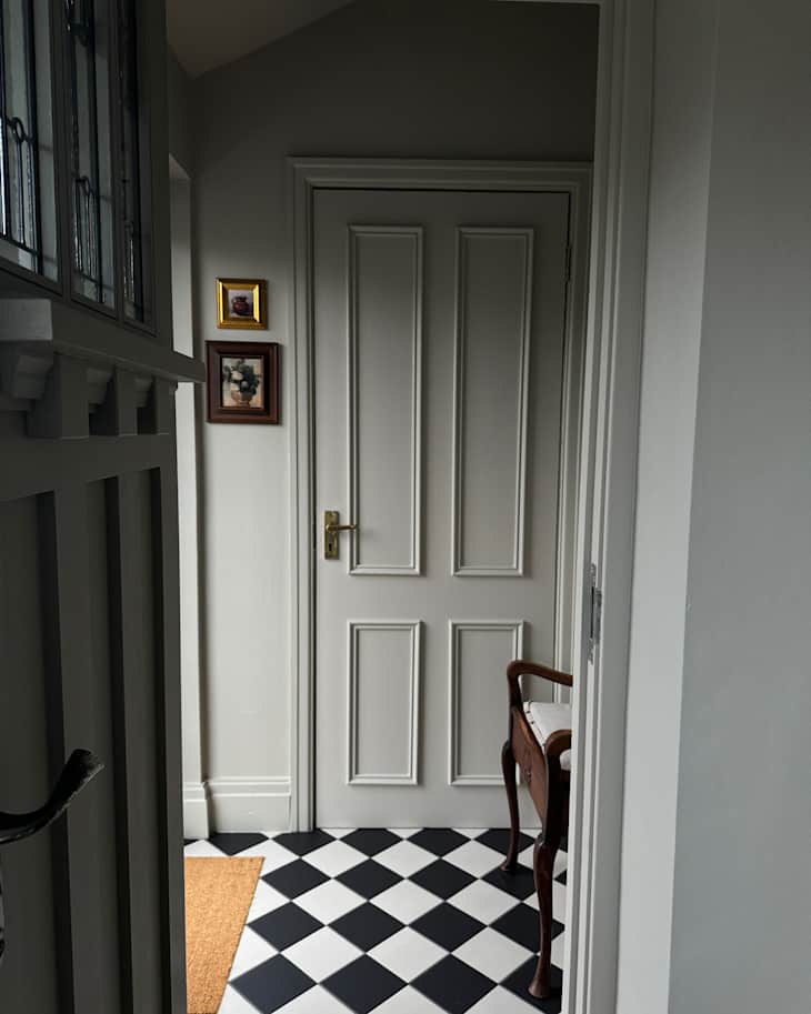 How a $60 Door Update Transformed This Entryway | Apartment Therapy