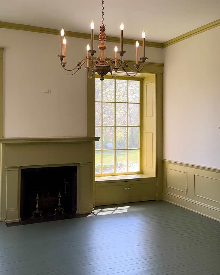 This 1850s Living Room Makeover Has “Major Bridgerton Vibes ...