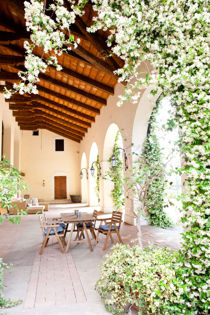 detached outdoor living spaces designs on The Best Outdoor Living Spaces Apartment Therapy