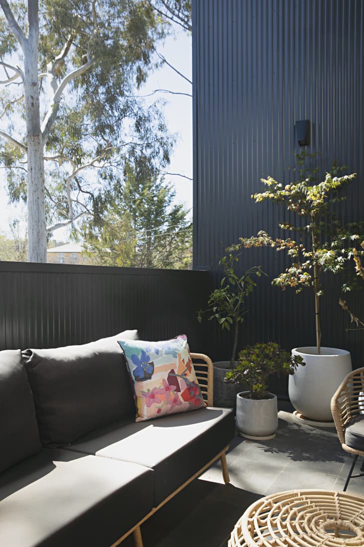 detached outdoor living spaces designs on The Best Outdoor Living Spaces Apartment Therapy