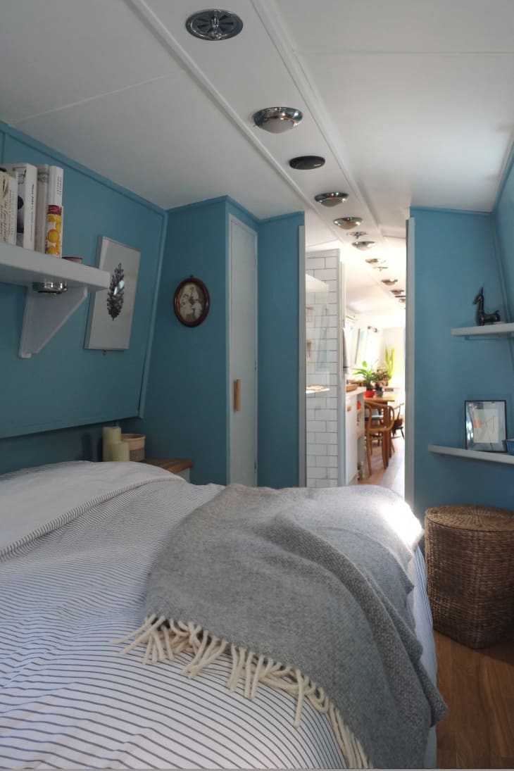 Small Minimal House Boat Tour Apartment Therapy