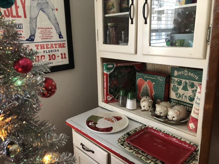 Using Collections For Vintage Christmas Decor