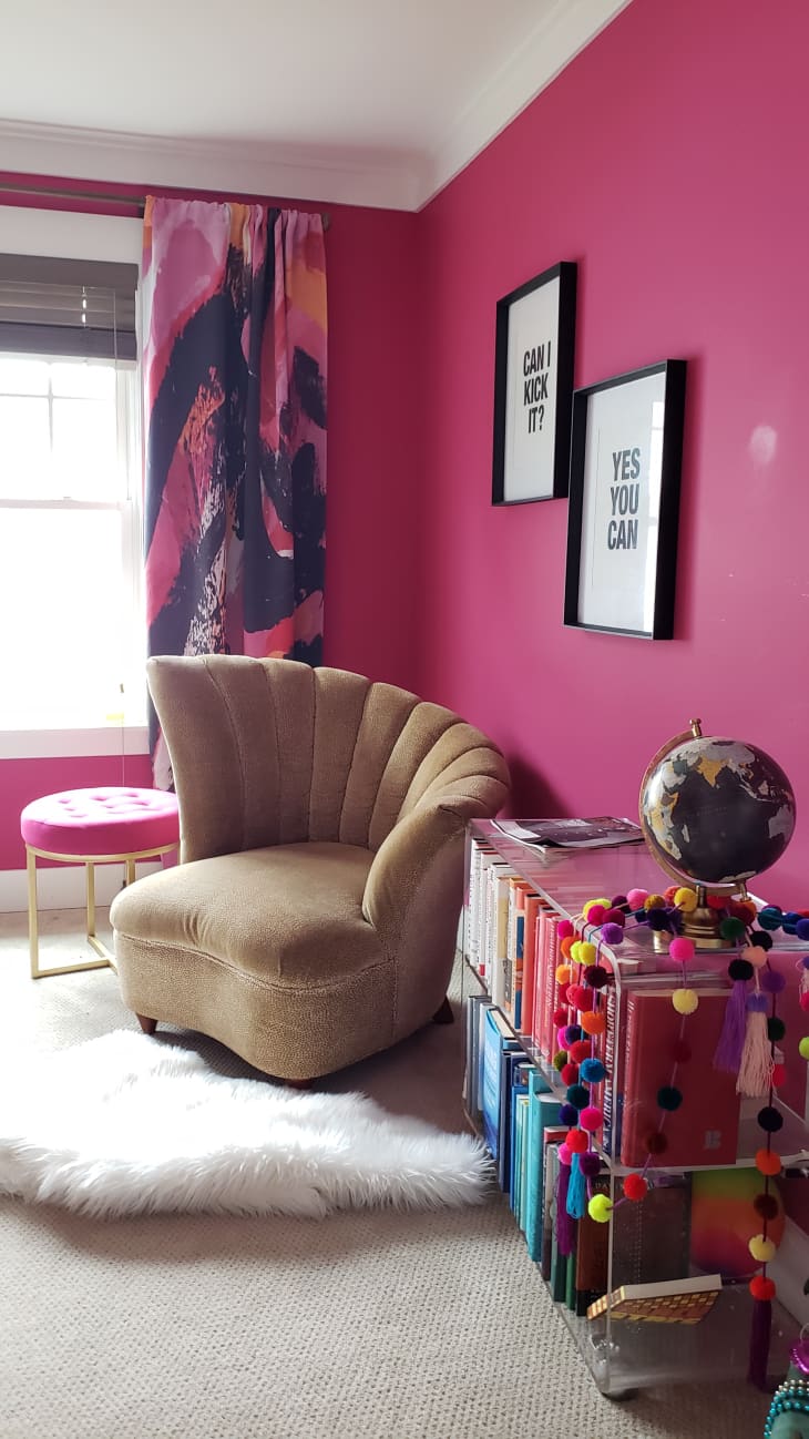 Magenta home office colorful reading corner with scallop shape chair