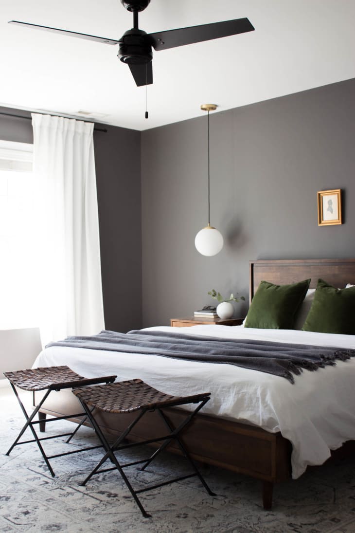 24 Gorgeous Dark Bedrooms That Are Perfect for a Good Night\'s ...