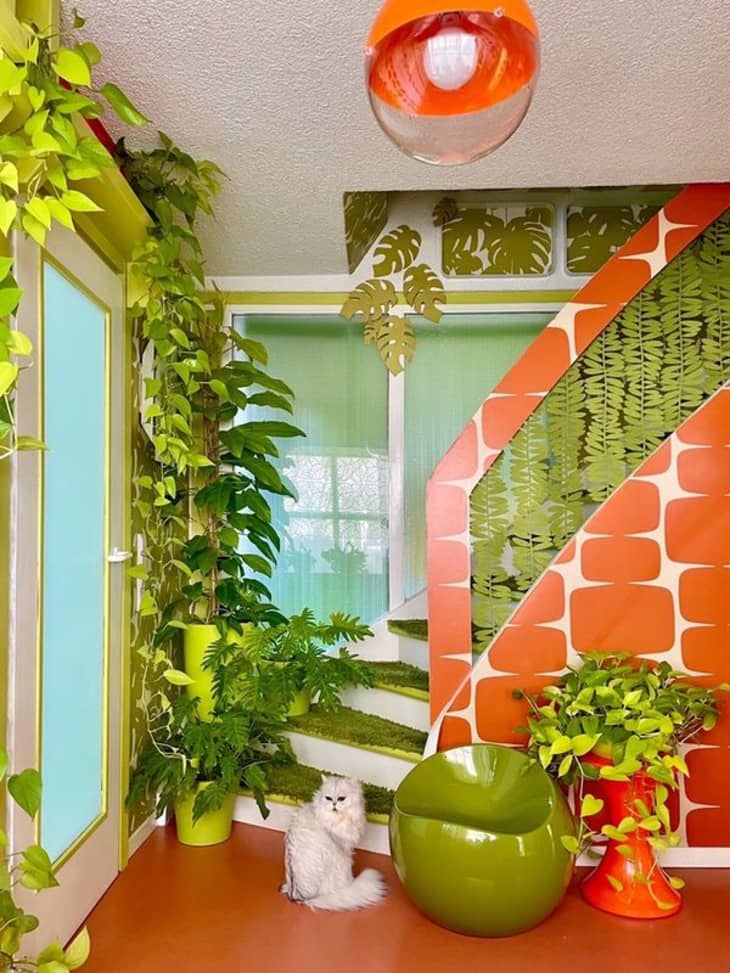 Here's One Way to Decorate With Plants In Your Home That You Haven't  Thought Of | Apartment Therapy