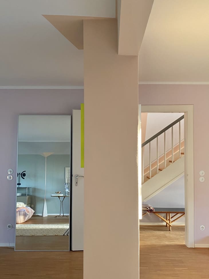 A column splits the room in two