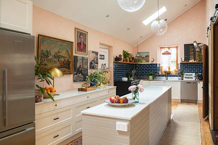 5 “Outdated” Kitchen Cabinet Trends on Their Way Out in 2025 | The Kitchn