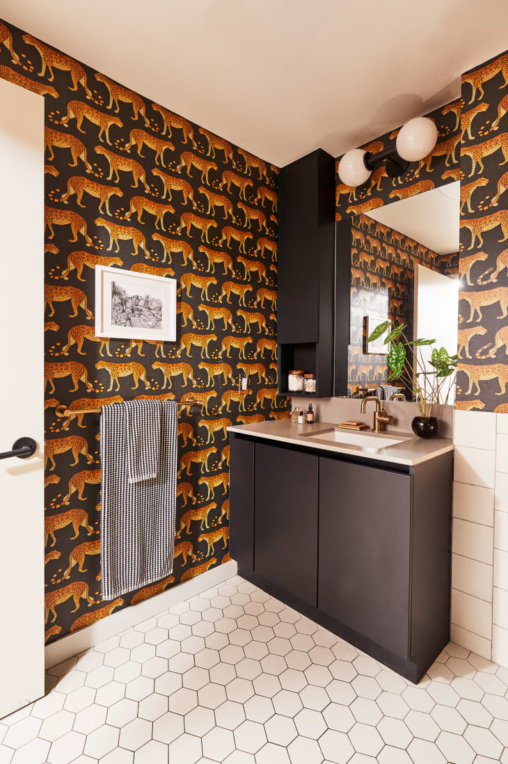 Animal motif bathroom wallpaper.