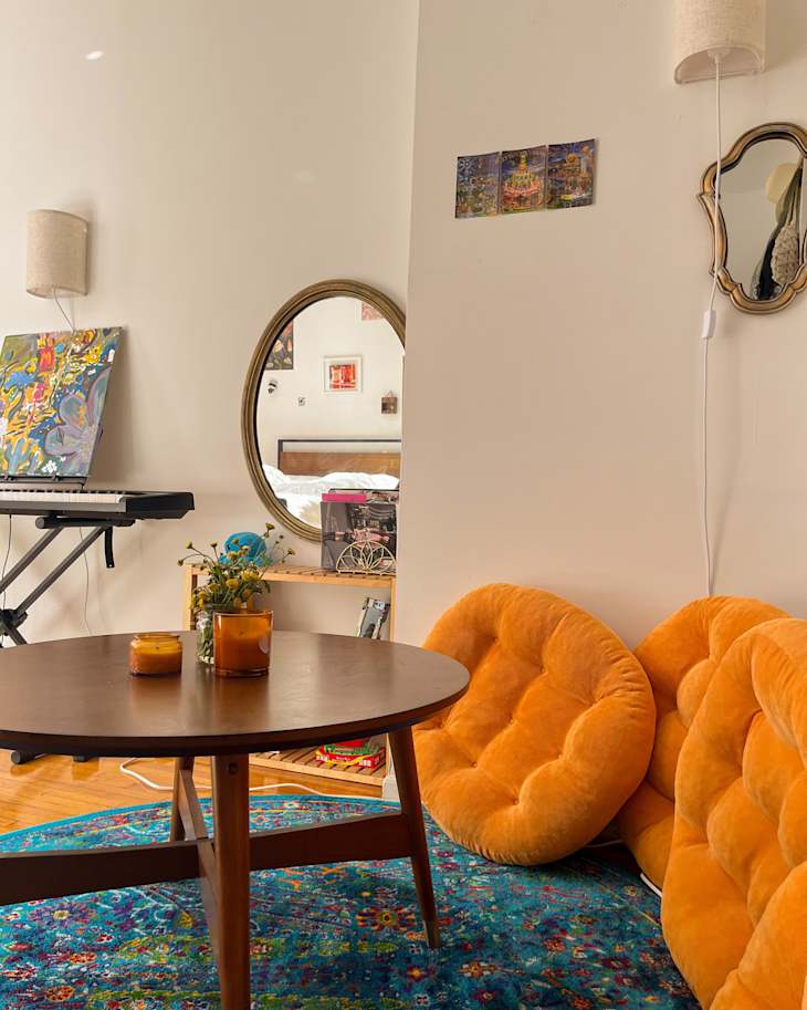 Discover Cozy Small Apartment Ideas in a Tiny NYC Studio | Apartment ...