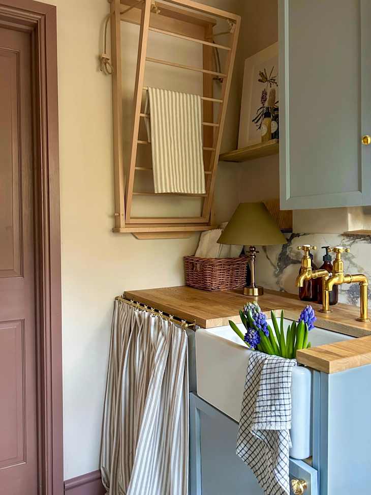A Mostly DIY Renovation Updated This “Dark” English Cottage | Apartment ...