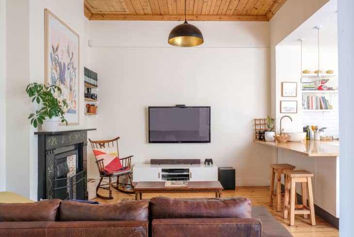 27 Modern TV Mount Ideas for the Living Room and Beyond [PHOTOS]