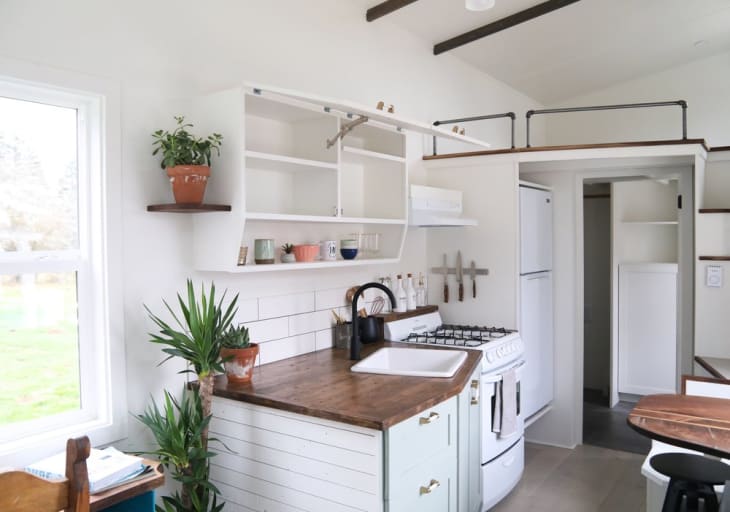 16 Hard-Working, Small Apartment Kitchens