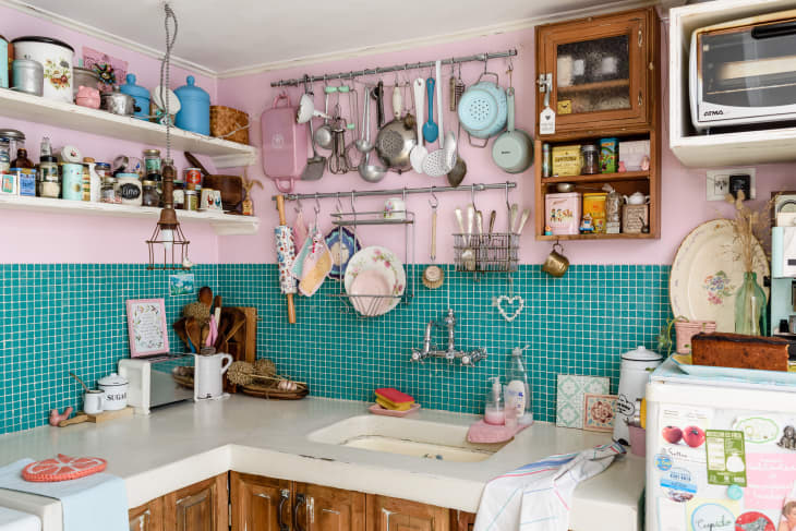 Pretty in Pink-Gorgeous in Green  Pink kitchen, Pink dishes, Pink