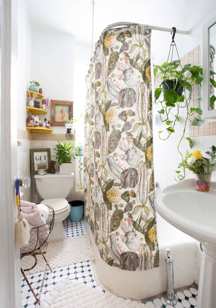 Top 10 Best DIY Bathroom Projects  Decoração apartamento pequeno