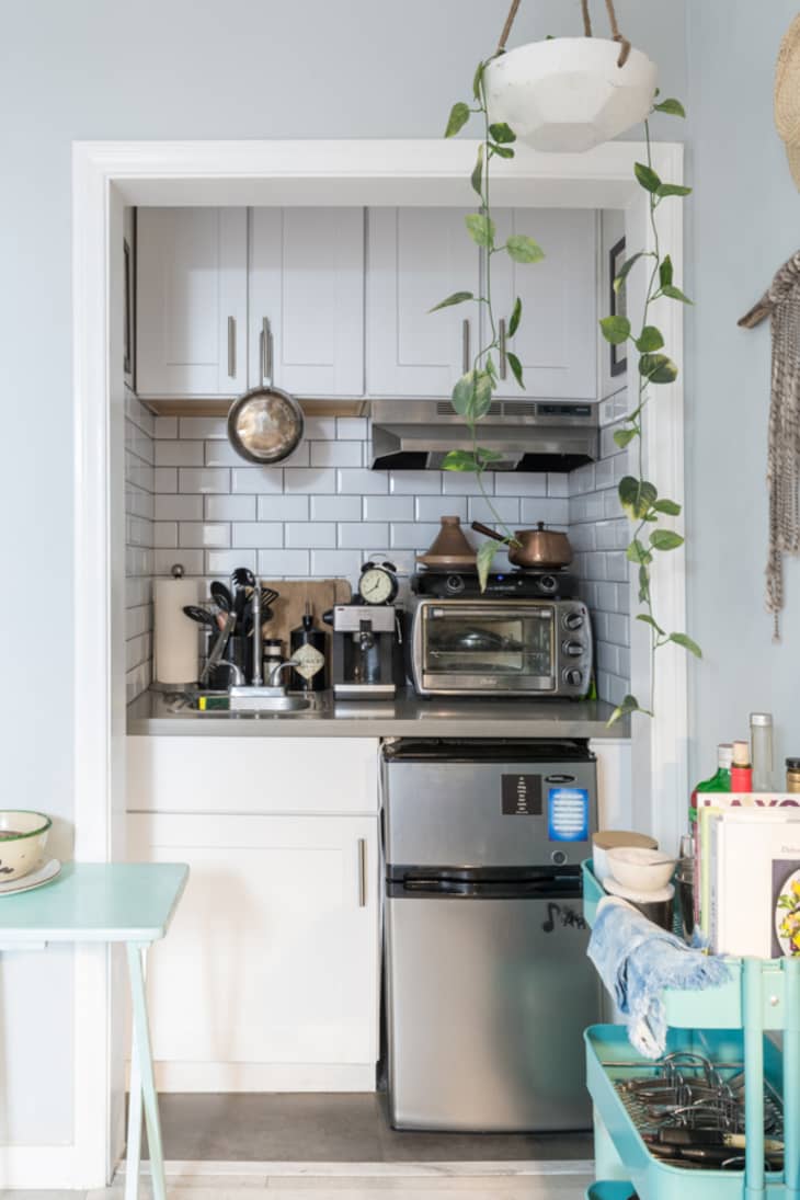 What Is a Kitchenette? Plus How It Differs from a Kitchen