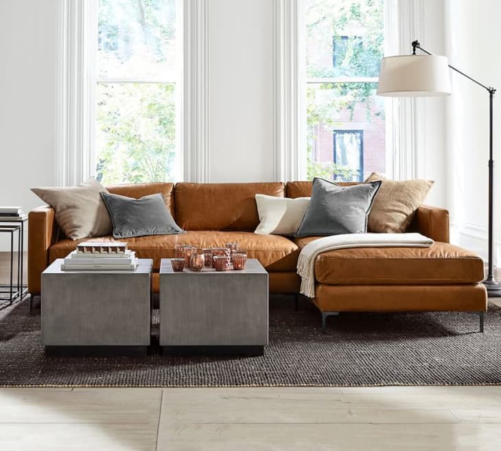 Featured image of post Brown Leather Couch With Chaise : Available in a wide range of styles and budgets, and easy to maintain, the brown leather couch is one of the most popular pieces of lounge furniture in australia.